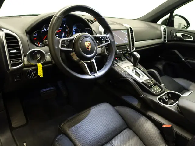 Porsche Cayenne 3.0 D Sport Chrono 310Pk Aut- 2017 Diesel 2