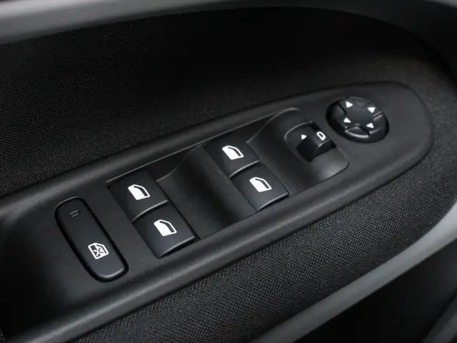 Jeep Avenger Longitude 54 kWh Automaat 2024 Elektrisch 15