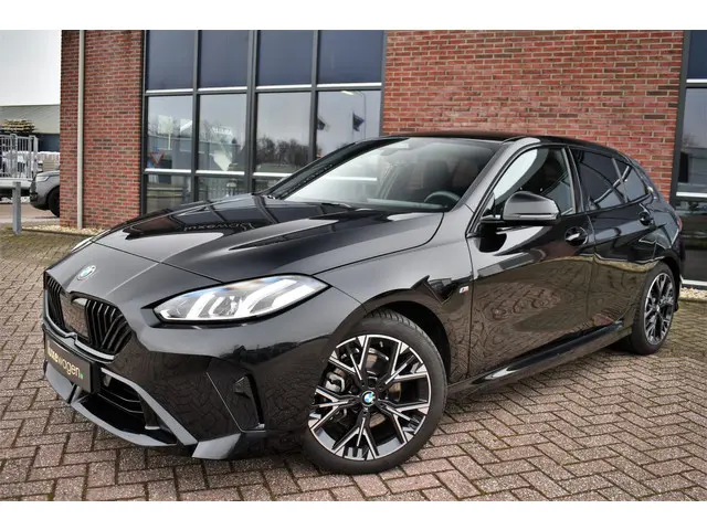 BMW 1 Serie 120 M-Sport 2024 Benzine 76