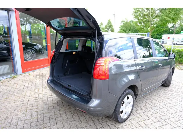 Peugeot 5008 1.6 HDi Blue Lease 2014 Diesel 9