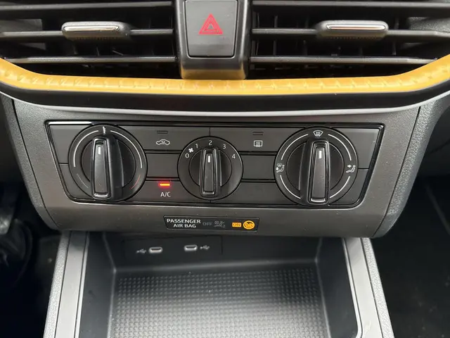 SEAT Arona 1.0 EcoTSI Reference 2026 Benzine 15