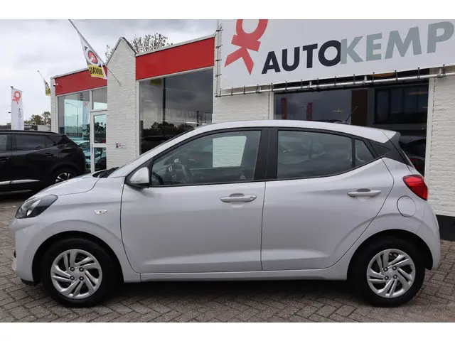 Hyundai i10 1.0 PREMIUM 2025 Benzine 2