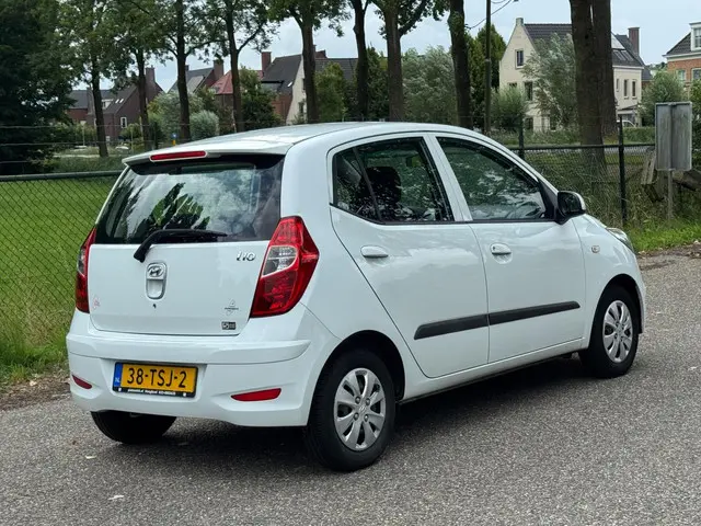 Hyundai i10 1.1 i-Drive Cool /Airco/5-Deurs/ 2012 Benzine 3