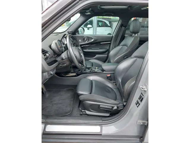 MINI Clubman 1.5 Cooper Business Edition 2019 Benzine 21
