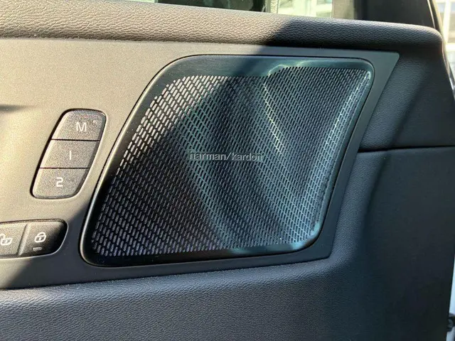 Volvo XC60 2.0 B5 R-Design 2022 Benzine 10