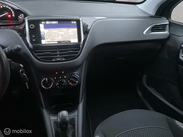 Peugeot 208 1.2 PureTech Blue Lease Premium 2016 Benzine 17