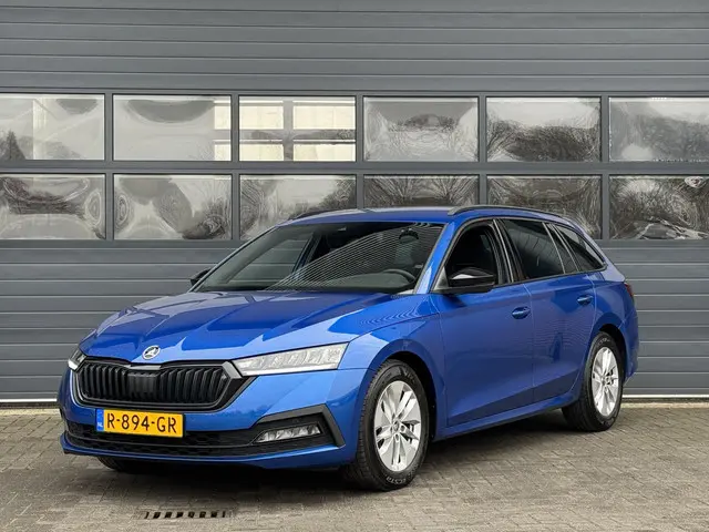 Škoda Octavia COMBI 1.0 TSI SPORT BUSINESS 2022 Benzine