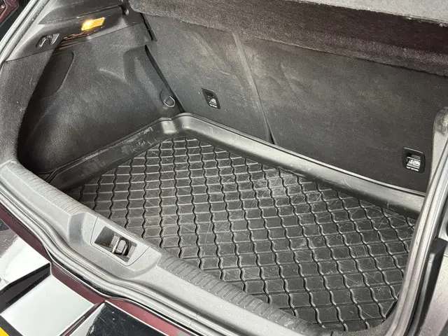 Renault Mégane 1.2 TCe Bose 2018 Benzine 24