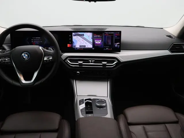 BMW 3 Serie Sedan 320e 2024 Hybride Benzine 10