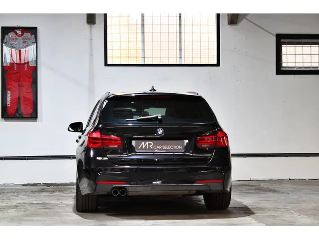 BMW 3 Serie Touring 320i M Sport Edition 2019 Benzine 9
