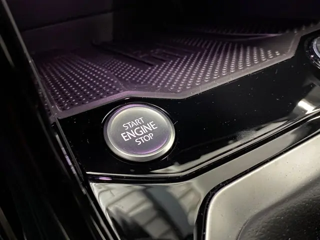 Volkswagen T-Roc 1.5 TSI R-Line Edition 2025 Benzine 31