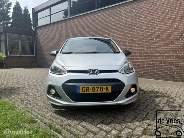 Hyundai i10 1.0i i-Motion Comfort 2015 Benzine 3