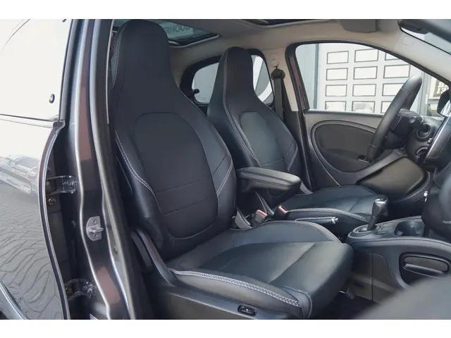 Smart Forfour EQ BRABUS Style 18 kWh 2019 Elektrisch 32