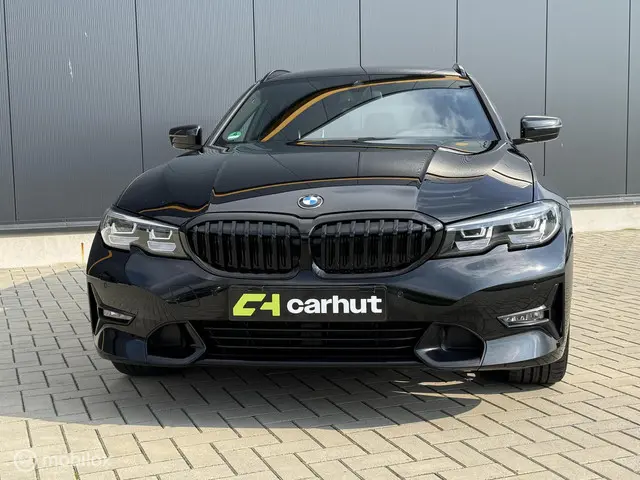 BMW 3 Serie Touring 320i Executive Edition 2020 Benzine 8