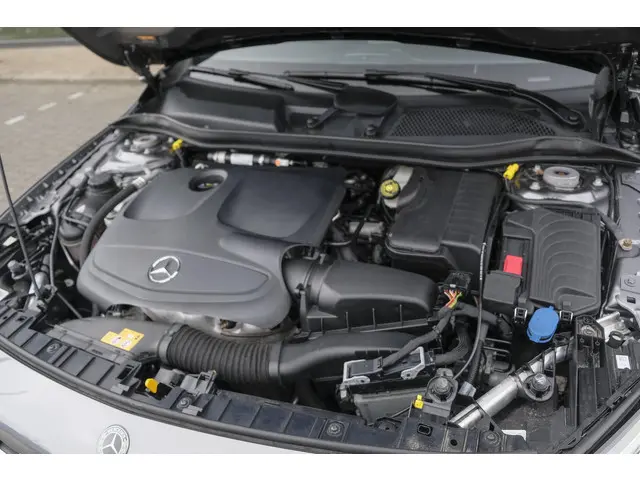 Mercedes-Benz GLA GLA180 AMG 122pk 2019 Benzine 20