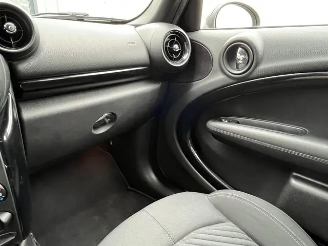 MINI Countryman 1.6 One Pepper 2016 Benzine 61