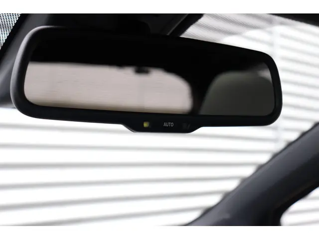 Toyota Yaris 1.5 Hybrid Bi-Tone, 2017 Hybride Benzine 33