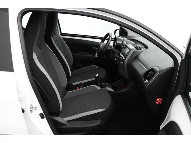 Toyota Aygo 1.0 VVT-i x-play 2022 Benzine 22