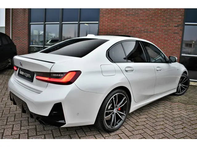 BMW 3 Serie 330d M-Sport Pro 2023 Diesel 78