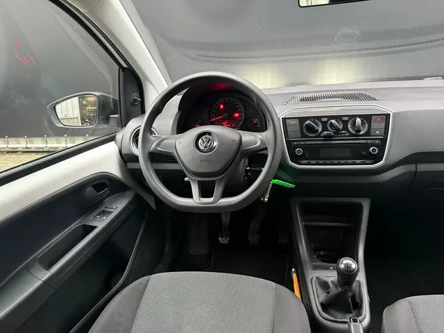 Volkswagen up! 1.0 BMT move up! 2018 Benzine 26