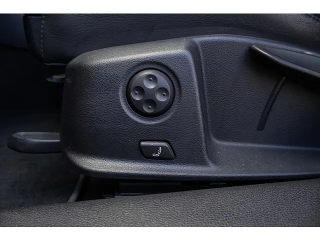 Audi A4 Avant 45 TFSI quattro edition one 2020 Benzine 41