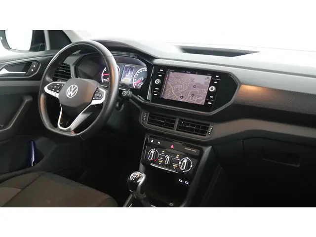 Volkswagen T-Cross 1.0 TSI 95pk Life 2023 Benzine 18