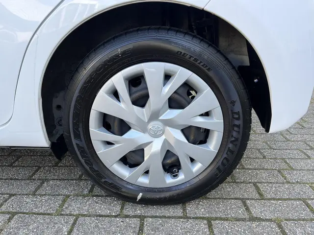 Toyota Yaris 1.5 Hybrid Active 2019 Hybride Benzine 41