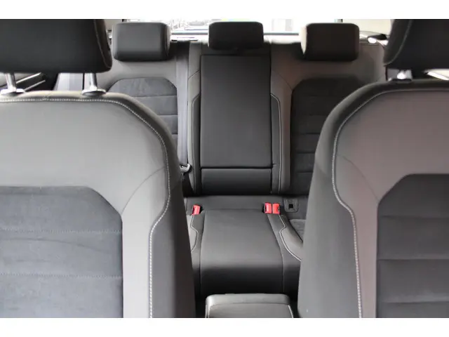 Volkswagen Golf 1.4 TSI Highline 2013 Benzine 32