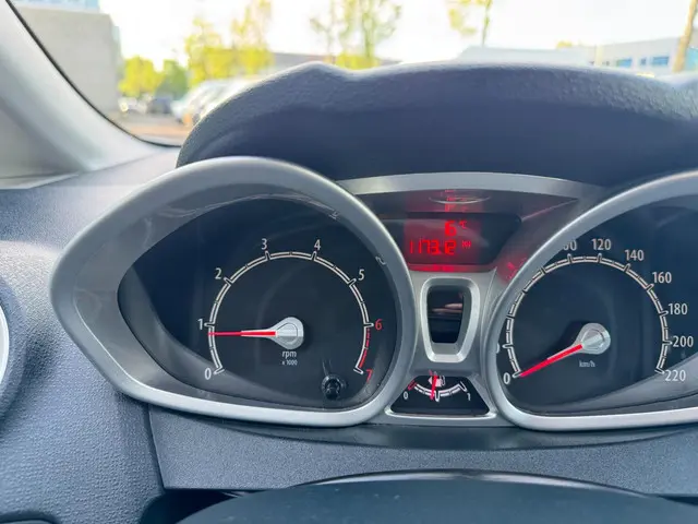 Ford Fiesta 1.25 Titanium 2012 Benzine 18