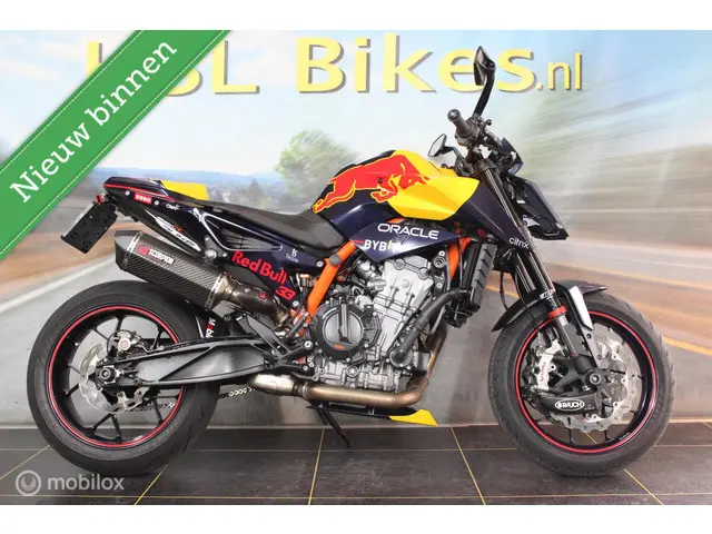 KTM 890