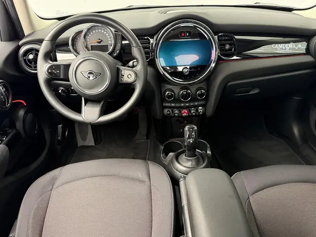 MINI 5-Deurs Cooper 2023 Benzine 6