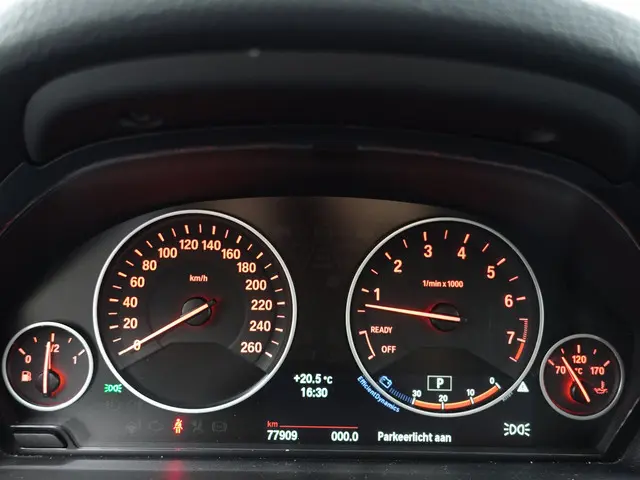 BMW 3 Serie 328i High Executive Aut- 2013 Benzine 20