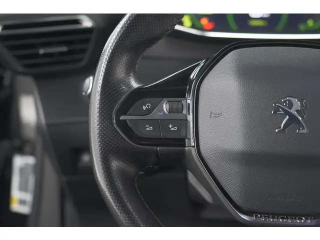 Peugeot 2008 PureTech 130 GT-Line 2020 Benzine 30