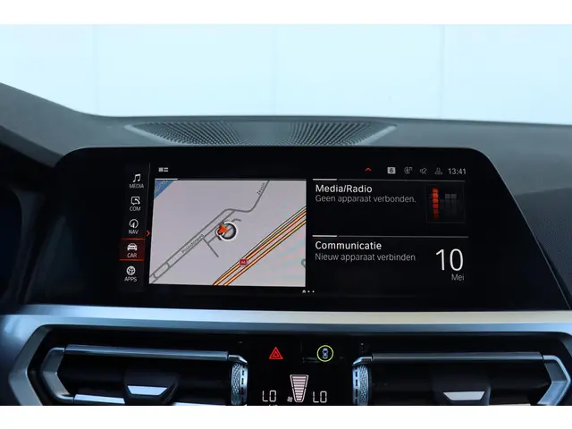 BMW 3 Serie Touring 320i Executive Edition 2020 Benzine 21