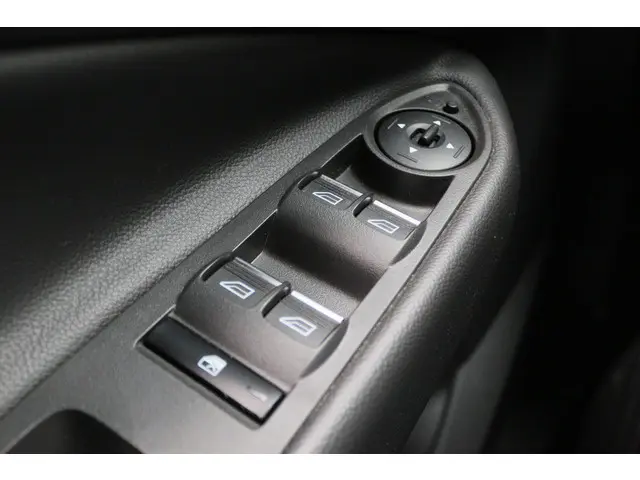 Ford Kuga 1.5 Titanium 2016 Benzine 31