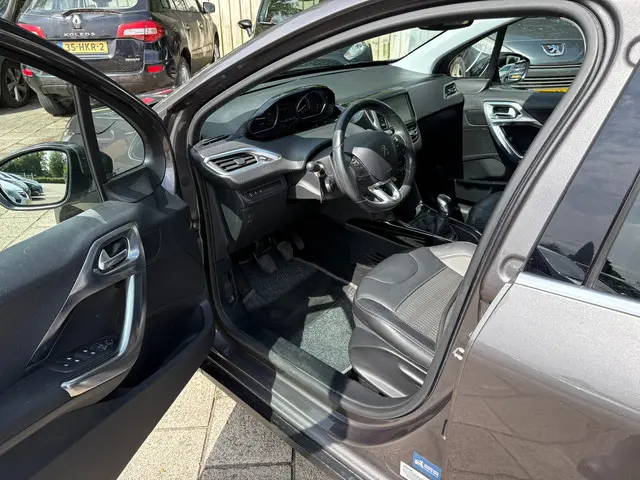 Peugeot 2008 1.2 PureTech Allure 2016 Benzine 5