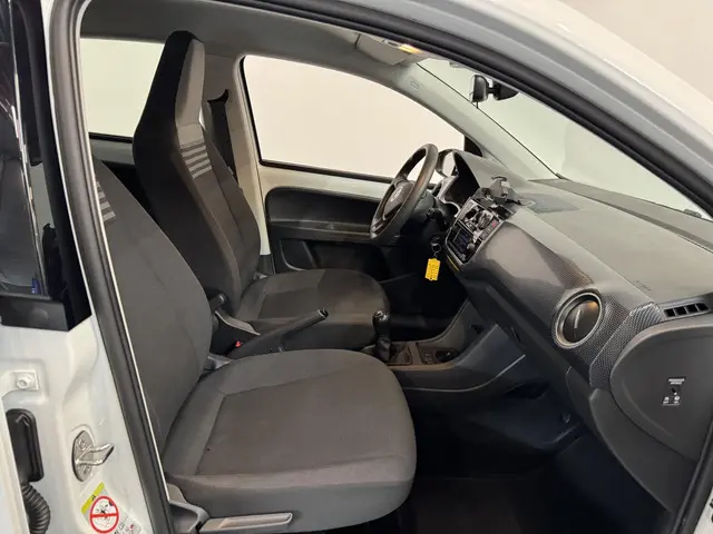 Volkswagen up! 1.0 2022 Benzine 18