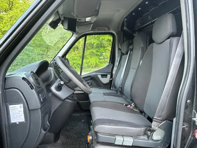 Renault Master T35 2.3 dCi L2H3 Energy 2018 Diesel 12