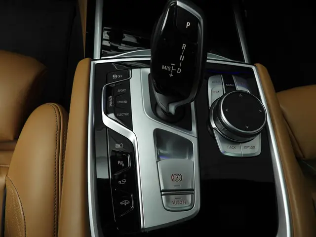 BMW 7 Serie 745e 2022 Hybride Benzine 16
