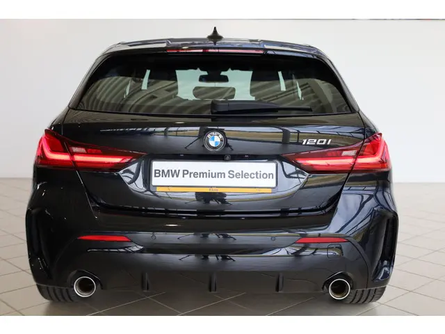 BMW 1 Serie 5-deurs 120i 2021 Benzine 5
