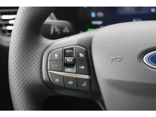 Ford Kuga 2.5 PHEV ST-Line X 2025 Hybride Benzine 19