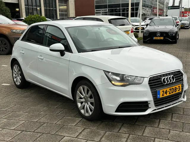 Audi A1 Sportback 1.2 TFSI Connect 2013 Benzine 8