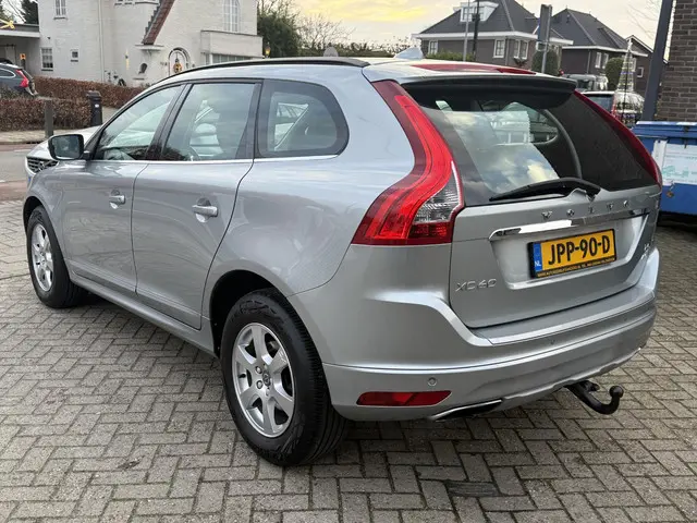 Volvo XC60 2.0 T5 245 pk AWD Geartronic 2017 Benzine 4