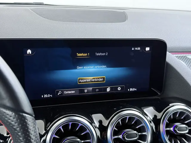 Mercedes-Benz GLA 180 AMG line 2021 Benzine 30