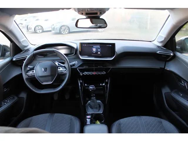 Peugeot 208 1.2 PureTech 100 Active 2024 Benzine 7