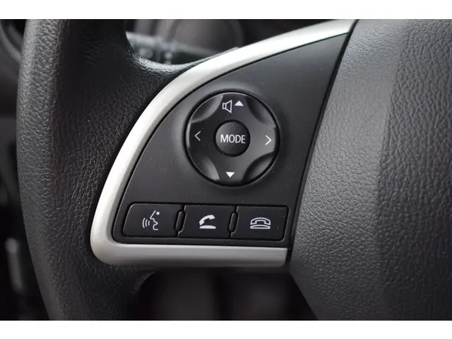 Mitsubishi Space Star 1.2i-12V ISG Connect+ 2023 Benzine 12