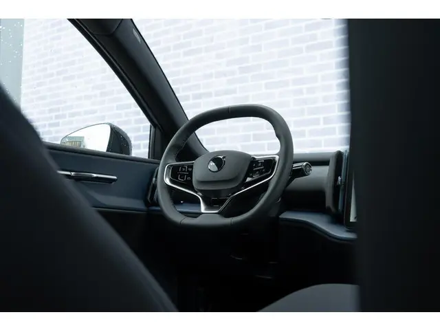 Volvo EX30 Extended Range Plus 69 kWh 2024 Elektrisch 13