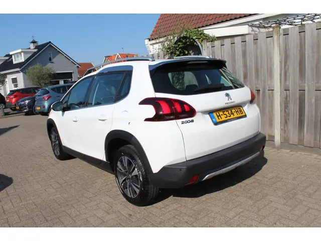 Peugeot 2008 1.2 PureTech Allure Carplay 2018 Benzine 4