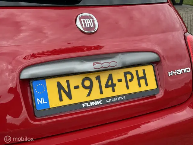 Fiat 500 1.0 Hybrid RED 2021 Benzine 18