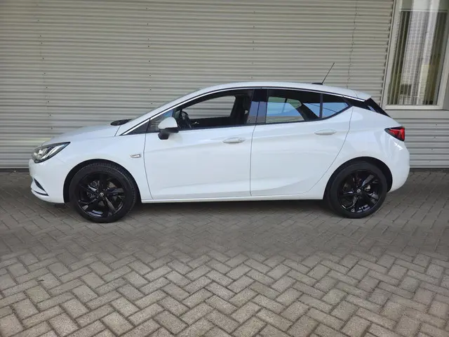 Opel Astra 1.4 Innovation 2018 Benzine 13